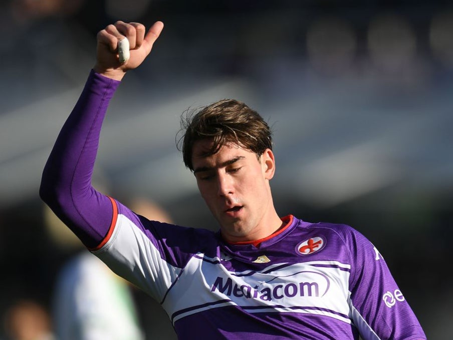 Dusan Vlahovic: Fiorentina holding out for €75m amid Arsenal interest | The Independent