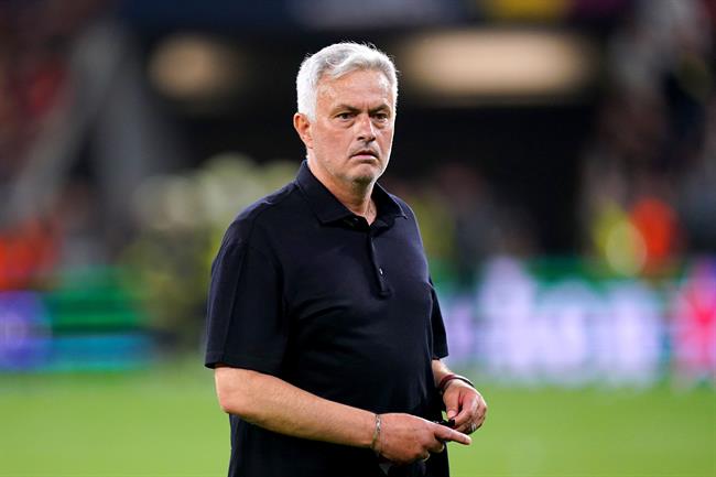 Jose Mourinho từ chối lời đề nghị khủng từ Saudi Arabia