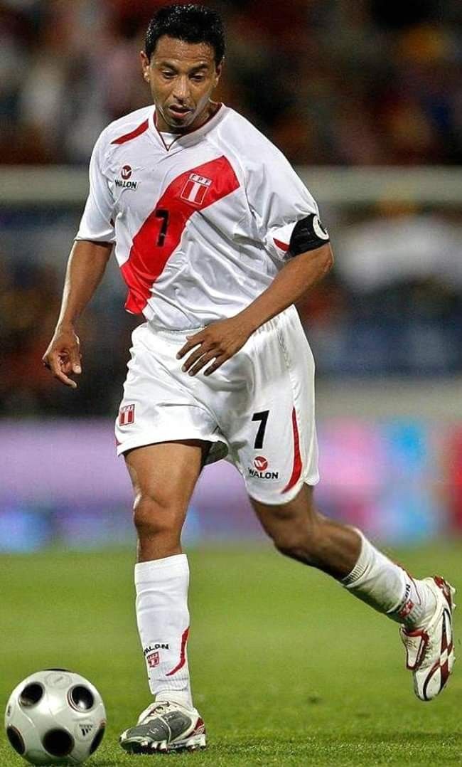 Nolberto Solano. Selección de Perú | Running, Sports